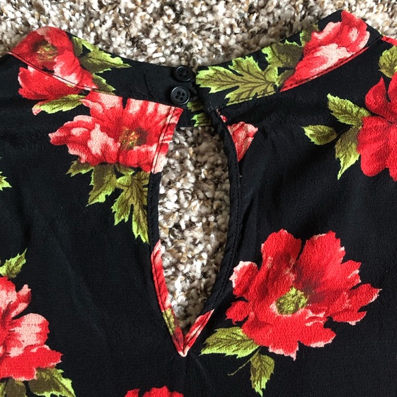 Forever 21 Floral Crop Blouse - Picture 7 of 10